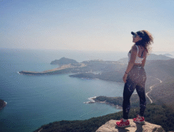 Traveling Anti Mainstream: Jelajahi Pulau-Pulau Kecil yang Belum Tersentuh Wisata Massal