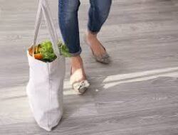 Strategi Belanja Bijak Dengan Membawa Tas Sendiri Demi Mengurangi Sampah Kantong Plastik