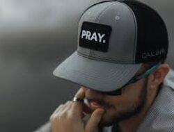 Strategi Memilih Jenis Topi yang Sesuai Dengan Bentuk Wajah Untuk Melindungi Kepala Dari Sinar Matahari